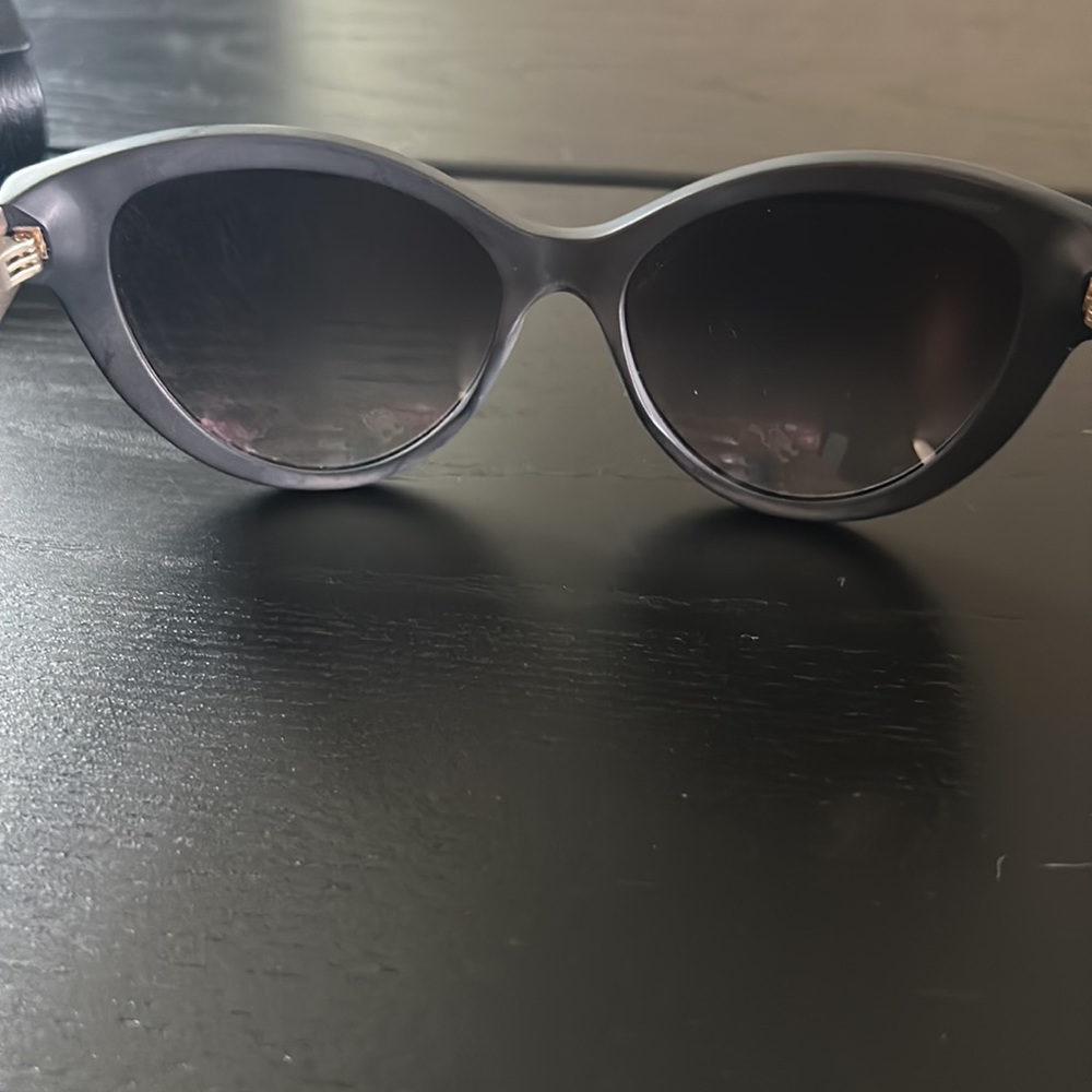 Burberry Sunglasses - Picture 6 of 8